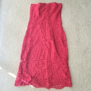 Strapess lace dress